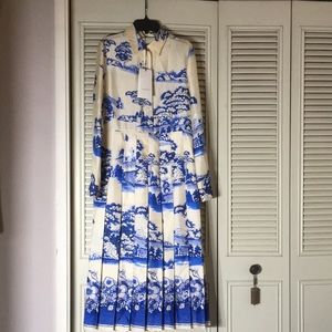 new with tags Gucci porcelain print silk dress